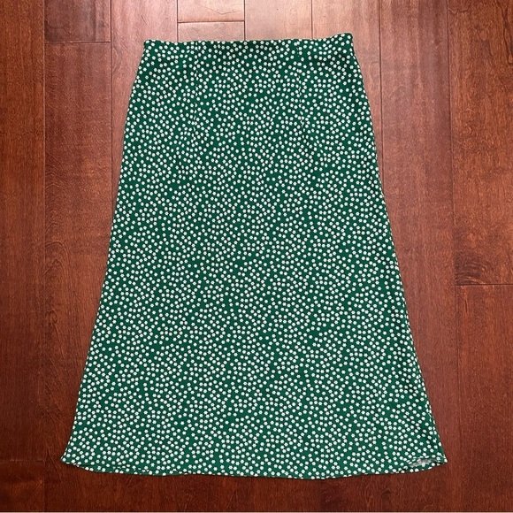 Maison D’ Amelie Springtime Green and White Ditsy Floral Skirt, Size 8 - Picture 5 of 8